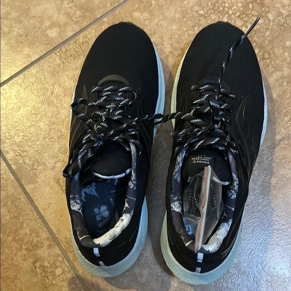 saucony Endorphin Speed 3 Runshield 'Winter Miles Pack' women’s 11